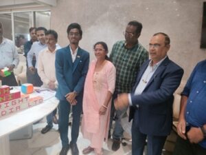 UNQ Magazine Was Launched By Dr Yogesh Lakhani, CMD Of Bright Outdoor Media Limited And Industrialist And Social Worker Ramkumar Pal