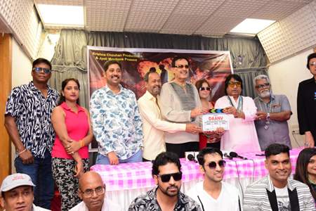 Chief Guest Deepak Parashar Inaugurated The Clap Deck Of Dr. Krishna Chouhan Second Film DANAV