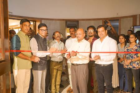 FRAGMENTS OF SILENCE An Art Exhibition By 6 Contemporary Renowned Artists In Jehangir Art Gallery