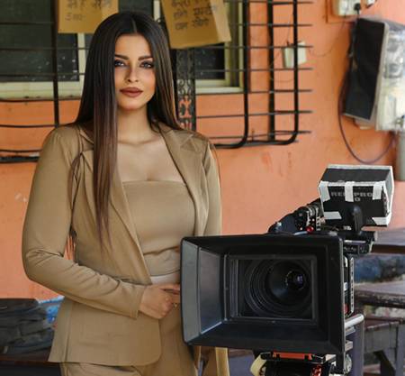 Where Elegance Meets Edge: Xishmiya Brown Reigns Supreme