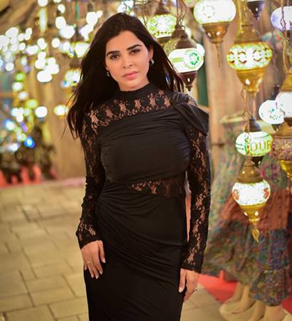 Actress  Nivedita Chandel Showcases Beauty, Grace, And Desert Vibes In A Stunning Dubai Photoshoot